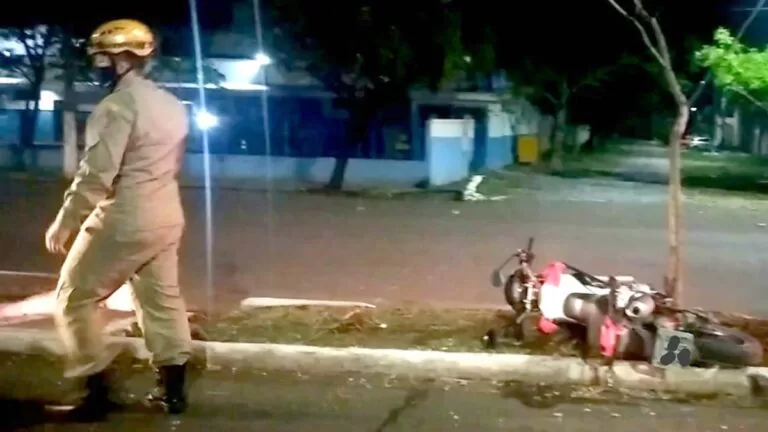 Motociclista sofre traumatismo craniano em acidente na Rio Branco