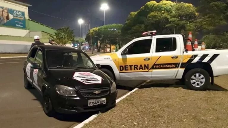 Blitz flagra Celta com mais de R$ 50 mil em multas na Capital