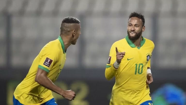 Brasil vence Peru com três gols de Neymar