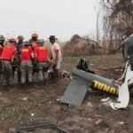 Helicóptero que atuava no combate às queimadas no Pantanal cai e deixa três feridos