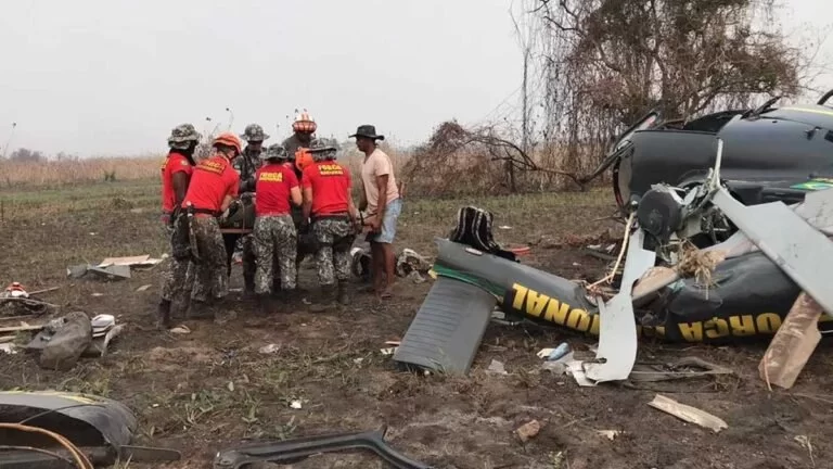 Helicóptero que atuava no combate às queimadas no Pantanal cai e deixa três feridos