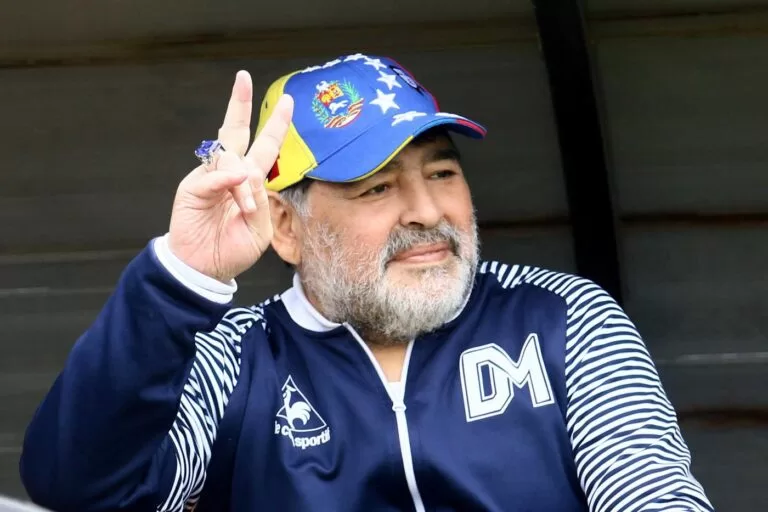 Morre Diego Maradona aos 60 anos