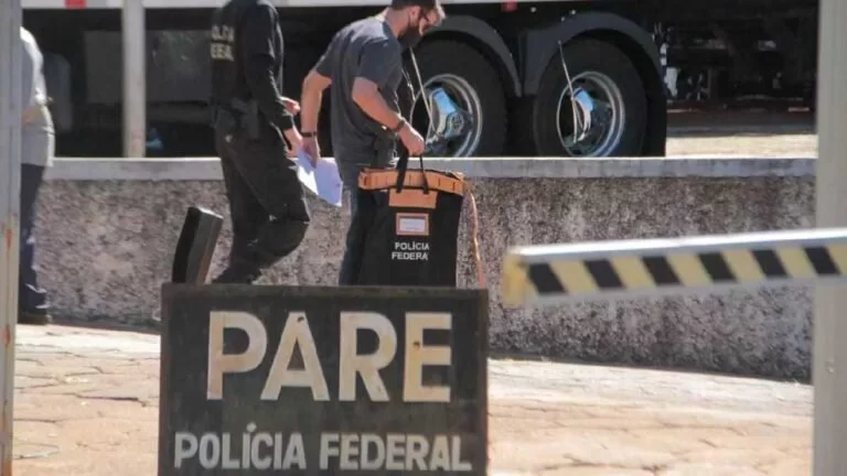 PF deflagra operação contra grupo que movimentou R$ 25 milhões com tráfico de drogas e armas na fronteira