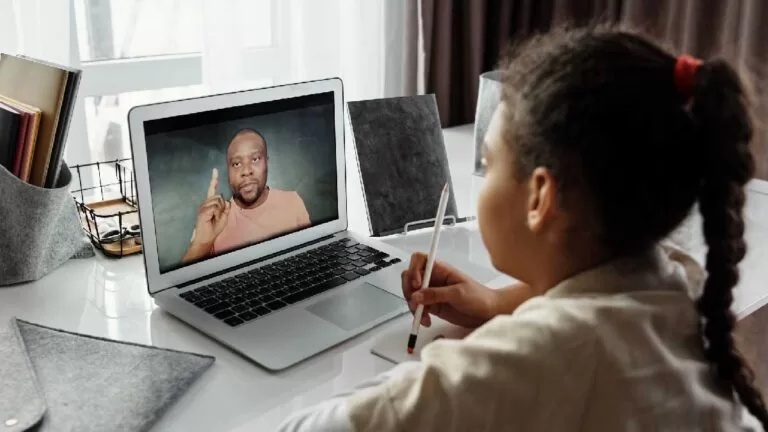 MEC autoriza ensino remoto enquanto durar pandemia