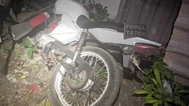 Força Tática recupera motocicleta roubada no bairro Cravo Vermelho