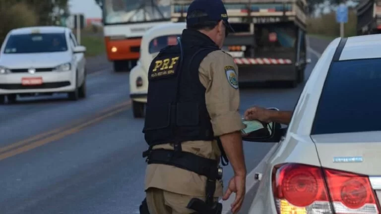 Edital para concurso da PRF deve sair em janeiro