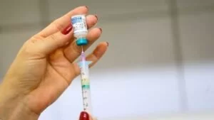 Leia mais sobre o artigo MS solicita 5 milhões de seringas e agulhas para vacinas contra coronavírus e influenza