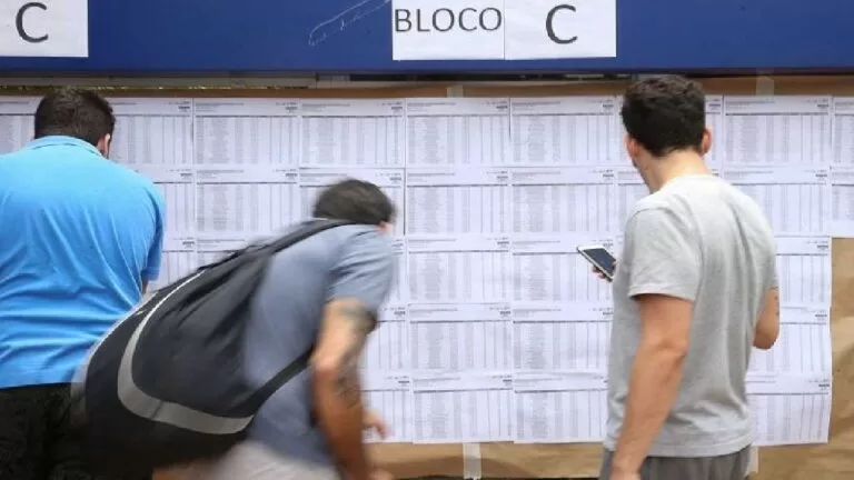 Provas do Exame Nacional do Ensino Médio começam neste domingo