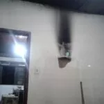 Vela em altar causa princípio de incêndio em residência no centro