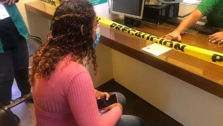 Jovem resgatada de cárcere privado na Bolívia retorna ao Brasil