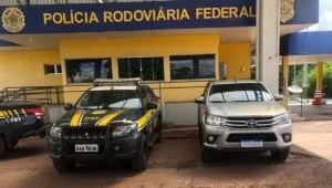 Leia mais sobre o artigo PRF recupera caminhonete roubada no RJ que seguia para fronteira com a Bolívia