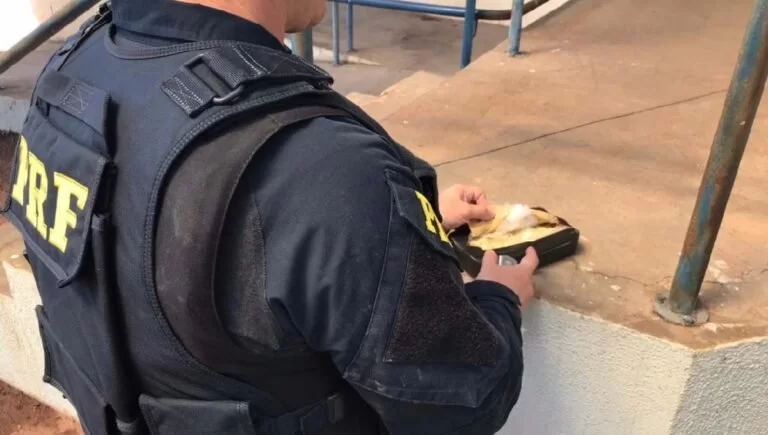 pasta base escondido na cueca