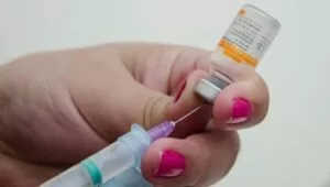 Leia mais sobre o artigo Campo Grande inicia vacinação com pessoas acima de 99 anos nesta segunda-feira