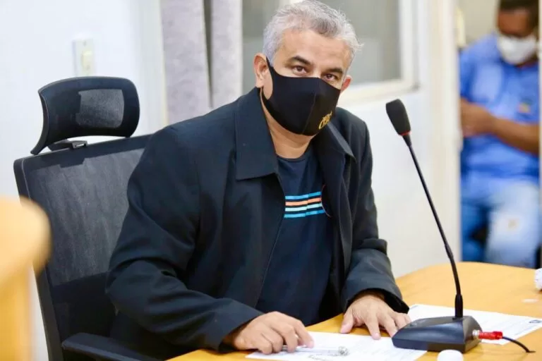 Vereador pede informações sobre Lei que instituiu Plano de Carreira do Magistério