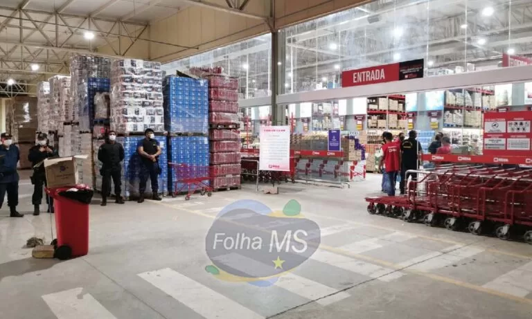 Apesar de essenciais supermercados são orientados a funcionar por delivery em Corumbá