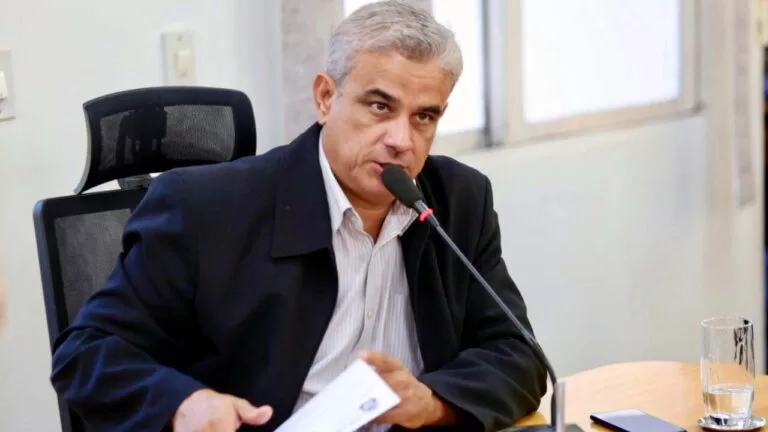 Vereador pede inclusão de 5 grupos prioritários para vacinação contra Covid-19