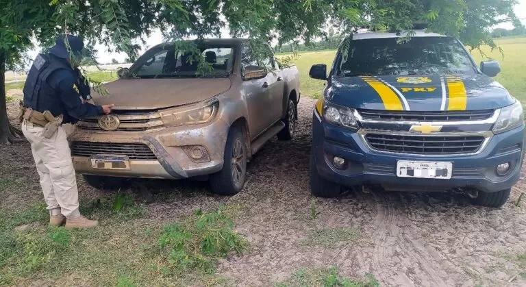 Caminhonete furtada no interior de SP é recuperada pela PRF em fazenda no Pantanal