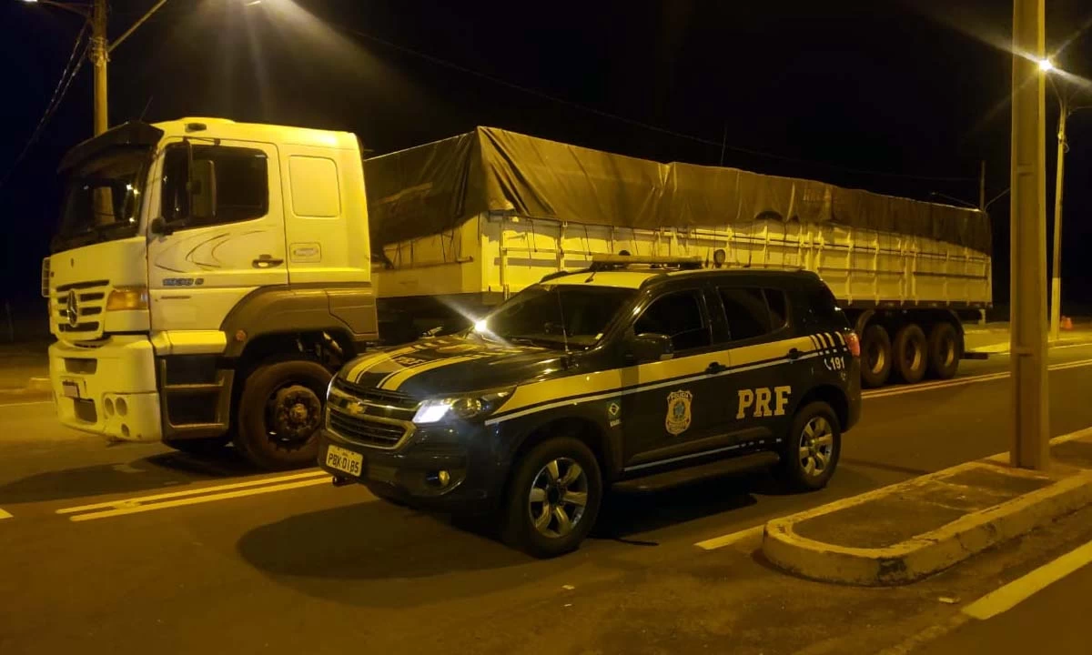 No momento, você está visualizando Carga roubada em MG é recuperada pela PRF em Campo Grande