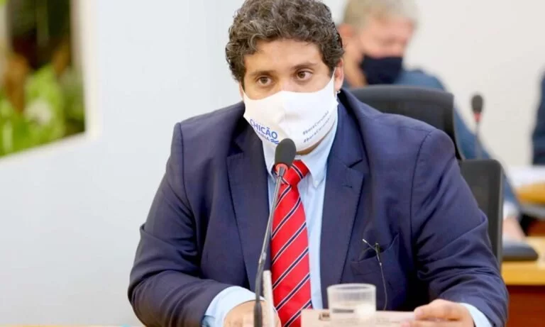 Vereador pede apoio de parlamentares por envio de maior número de vacinas para Corumbá