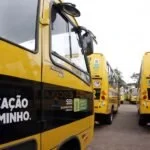 MEC e Governo do Estado entregam 4 ônibus escolares para Corumbá