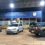 PRF prende três suspeitos de esfaquear e roubar carro de vítima em Campo Grande