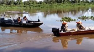 Leia mais sobre o artigo Equipes de resgate encontram corpo do homem que caiu de embarcação no rio Paraguai
