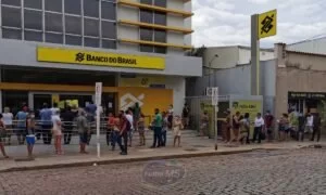 Leia mais sobre o artigo Comissão da Câmara pede medidas para evitar aglomeração nas filas de banco em Corumbá