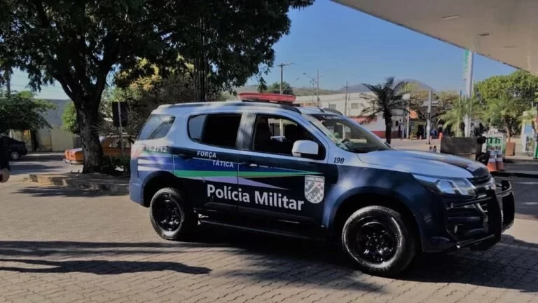 Foragido é preso pela Força Tática após denúncia de uso de entorpecentes