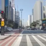 Nova lei de trânsito permite motorista “furar” o sinal vermelho (e sem cometer infração)