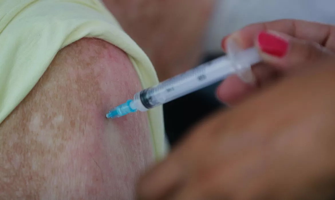 Você está visualizando atualmente Campanha de vacinação contra a gripe começa na segunda