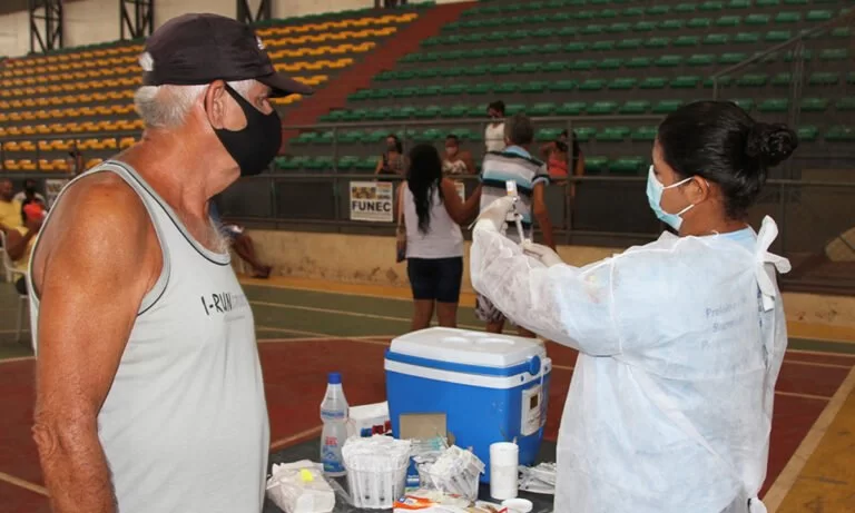Município convoca idosos para tomar segunda dose da vacina contra Covid-19