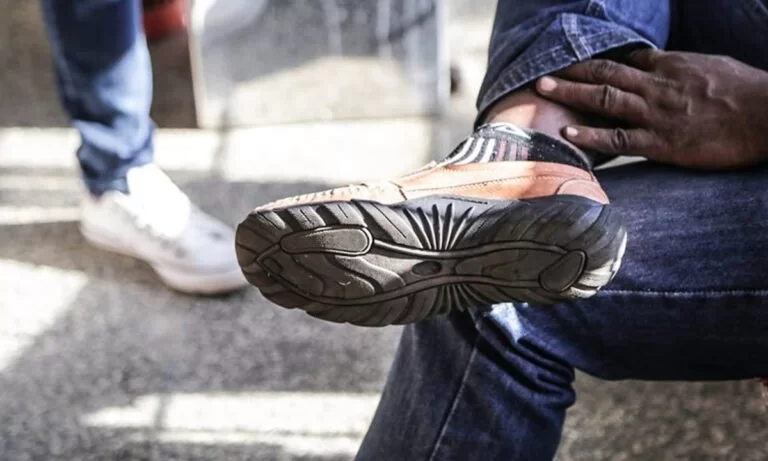 Caminhoneiro é mantido refém por 30 horas durante roubo