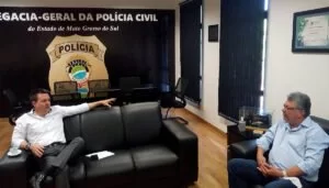 Leia mais sobre o artigo Em encontro com deputado, Delegado-Geral confirma envio de policiais civis para Corumbá e Ladário