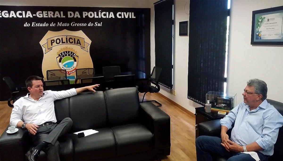 Você está visualizando atualmente Em encontro com deputado, Delegado-Geral confirma envio de policiais civis para Corumbá e Ladário
