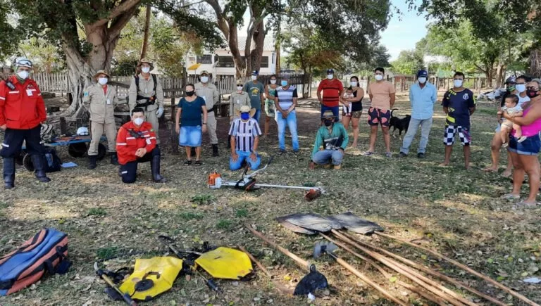 Bombeiros orientam comunidades pantaneiras sobre prevenção a incêndios florestais