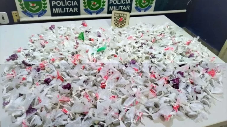 Homem foge de abordagem e abandona 483 papelotes de maconha na parte alta de Corumbá