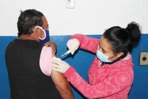 Leia mais sobre o artigo Corumbá retoma vacinação contra a Covid-por idade em pessoas a partir dos 55 anos
