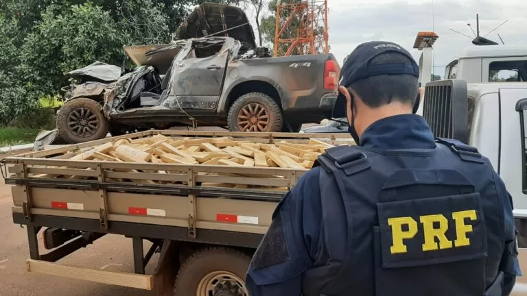 PRF apreende 1,8 tonelada de maconha em Terenos