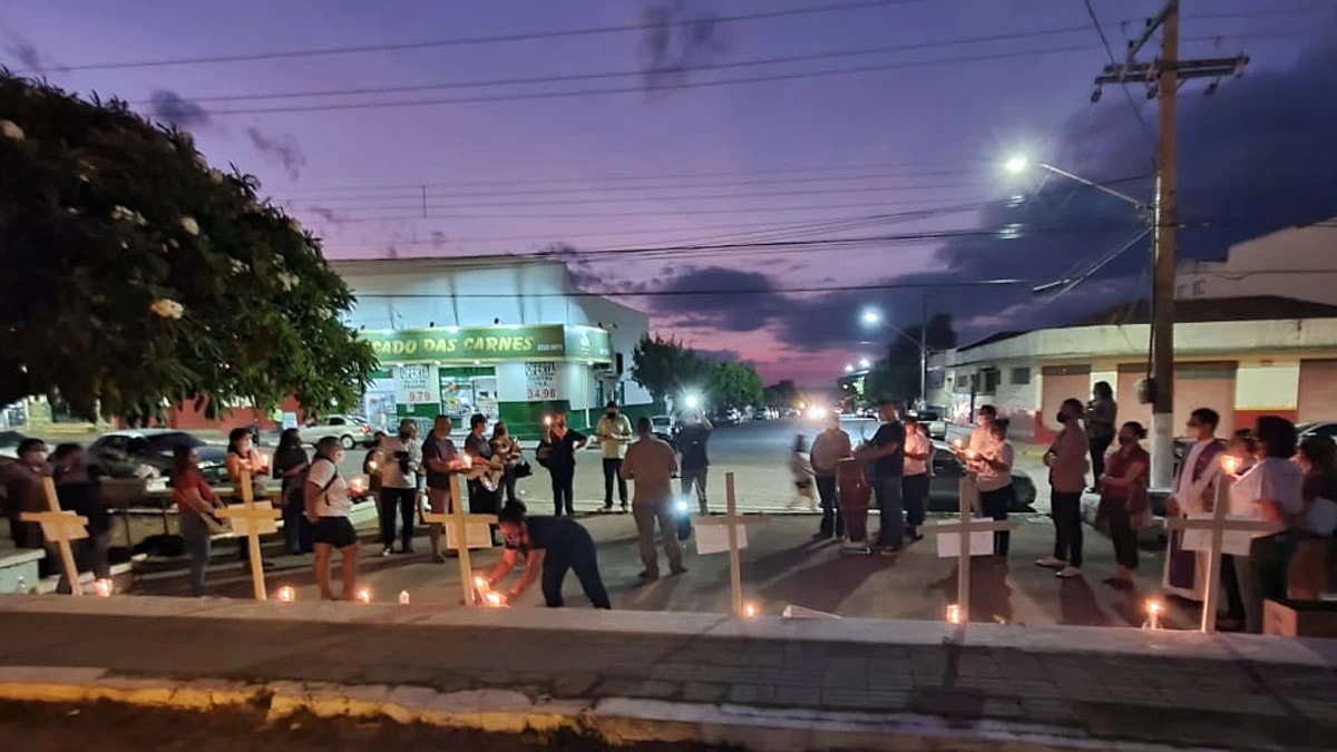Você está visualizando atualmente Ato inter-religioso homenageia vítimas da covid-19 em Corumbá