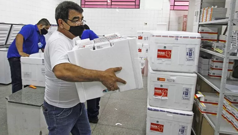 SES começa distribuição das 105 mil doses das vacinas aos municípios de MS