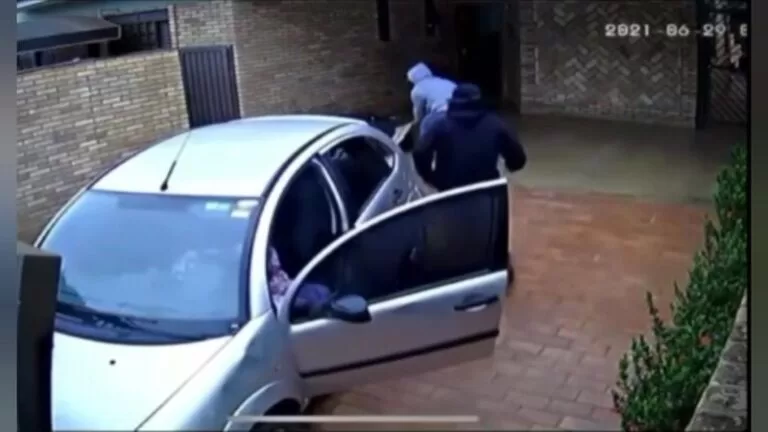 Bandidos invadem casa e furtam R$ 1 milhão entre dólares, relógios e joias na Capital