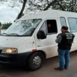 Van é flagrada transportando estrangeiros  ilegalmente em Corumbá