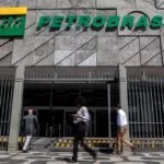 Petrobras reduz preço da gasolina em 4,66% para distribuidoras