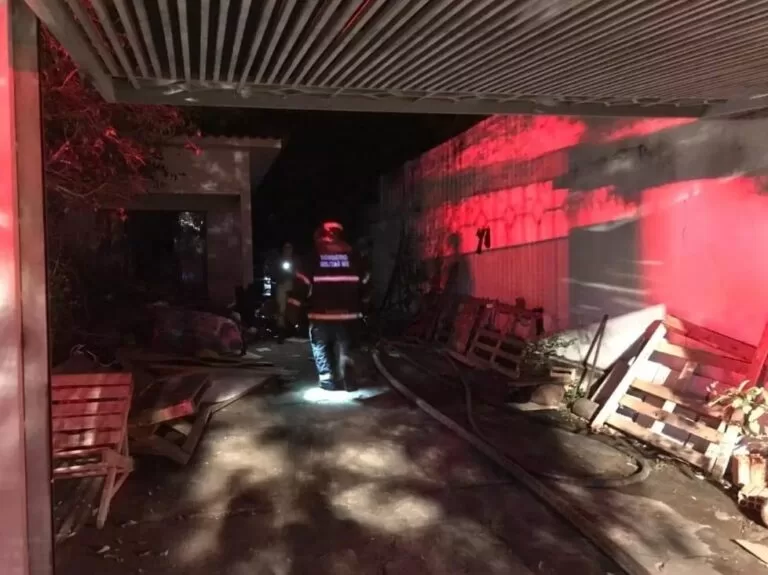 Filha e neto escapam, mas avó morre carbonizada em incêndio na Capital