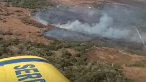 Leia mais sobre o artigo Aeronaves auxiliam equipes em combate aos incêndios no Pantanal | Vídeo