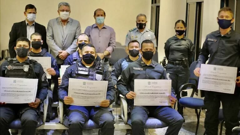 Assembleia homenageia policiais militares de Corumbá por ato de bravura