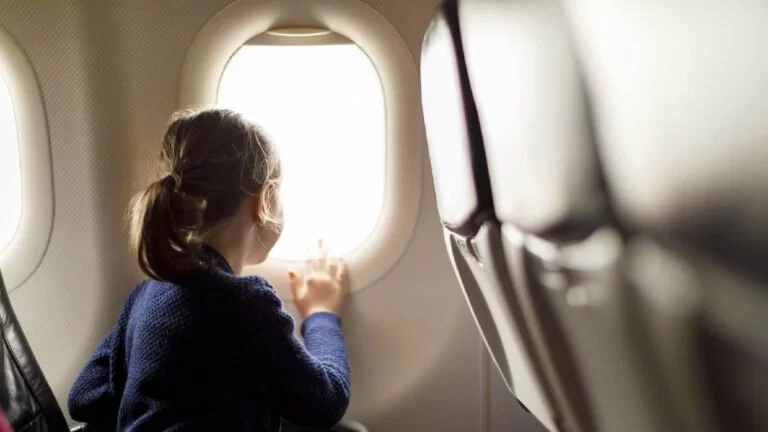 Autorização de viagem para menores pode ser emitida pelos próprios pais