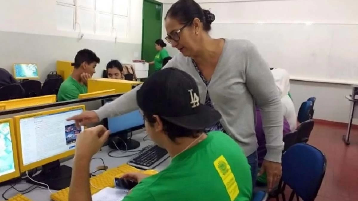 Leia mais sobre o artigo Aulas presenciais na rede estadual de ensino retornam nesta quinta-feira