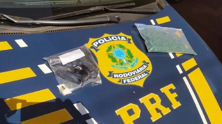 PRF aprende mais de meio milhão de reais em esmeraldas com nota fiscal falsa