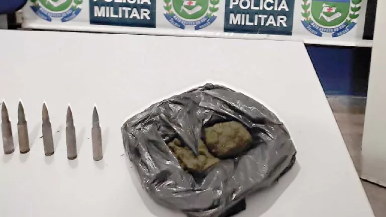 Dupla é detida ao ser flagrada com munições no bairro Dom Bosco